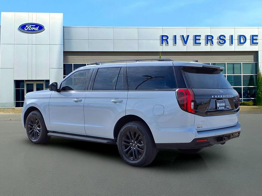 Used 2025 Ford Expedition Active image 4