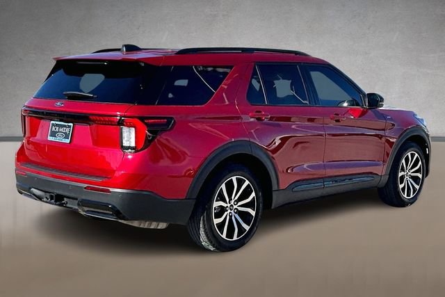 Used 2025 Ford Explorer ST-Line w/ Premium Package image 2