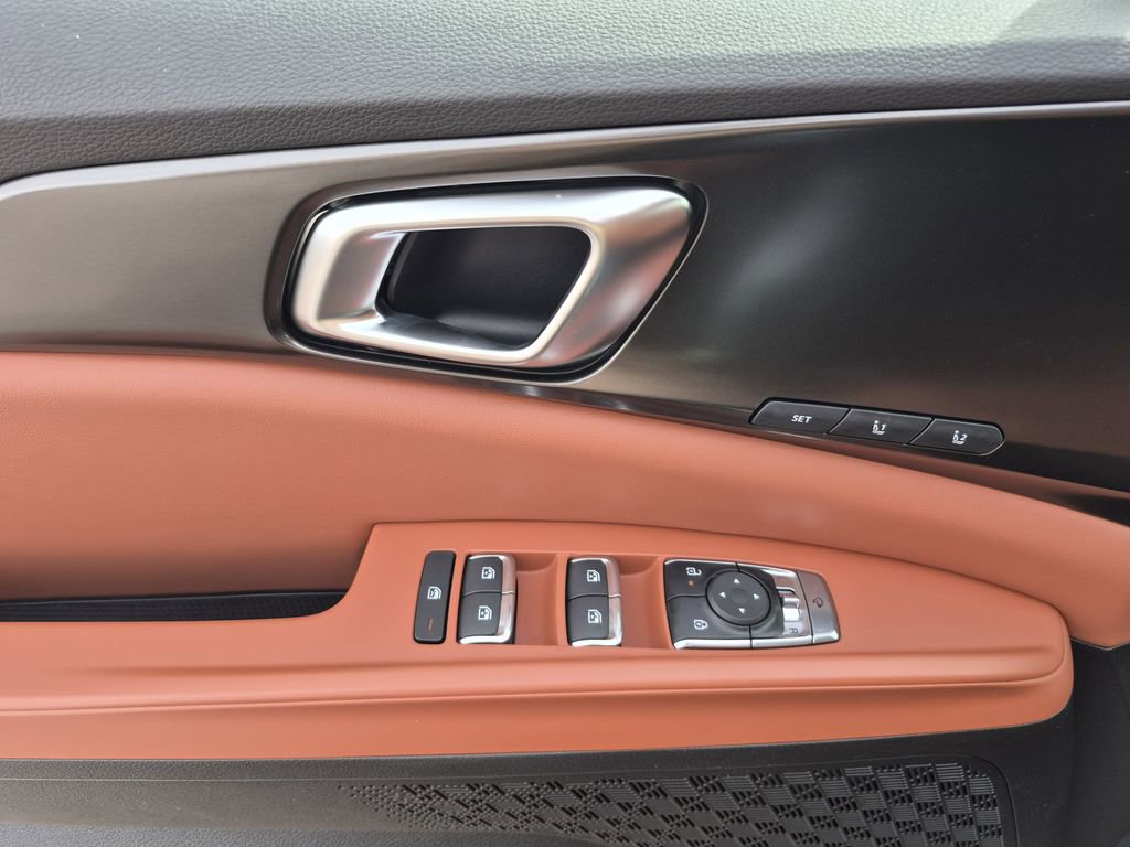 New 2026 Kia Carnival SX w/ SX Dark Edition Package FWD image 7