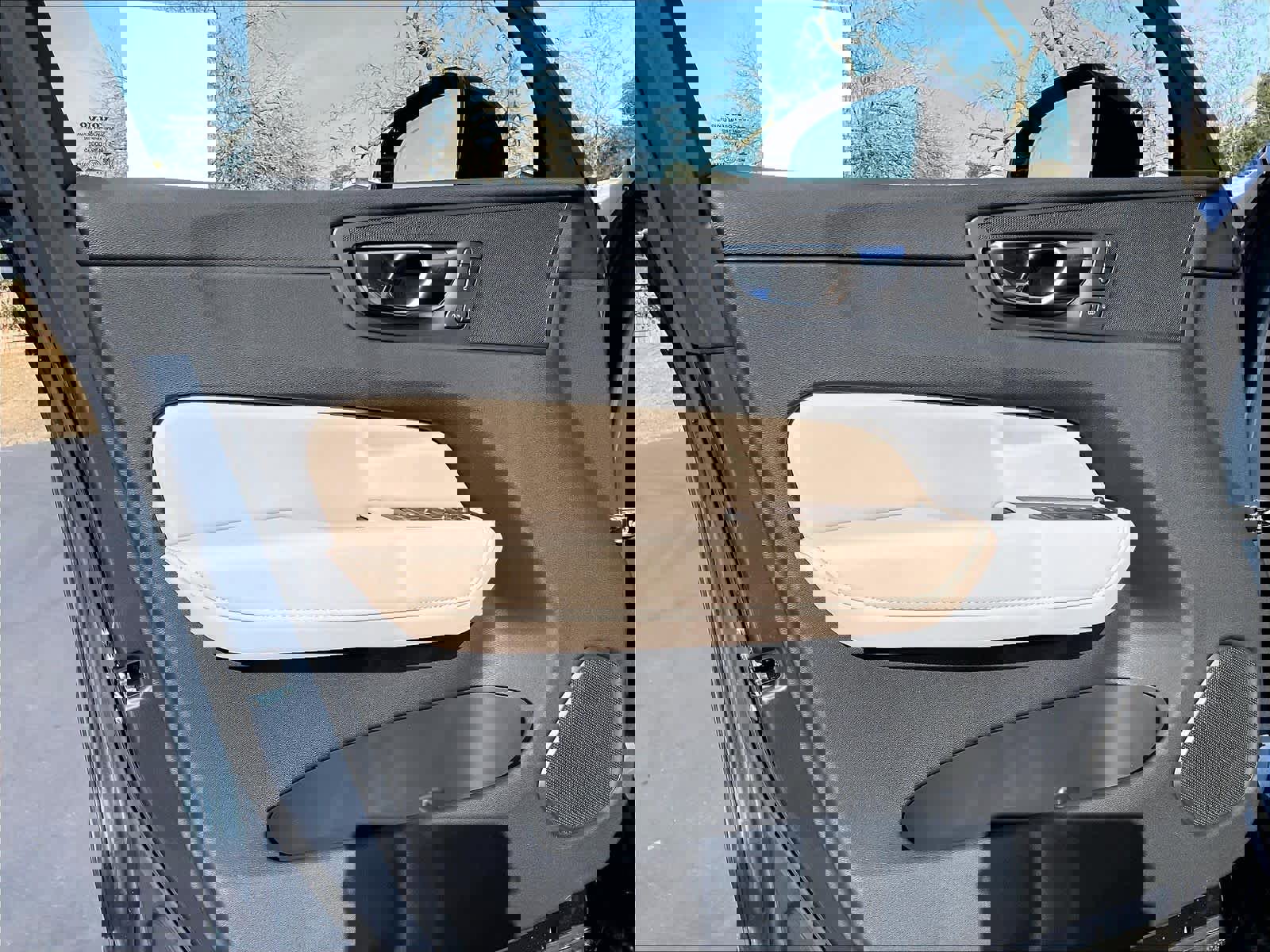 New 2026 Volvo XC60 B5 Plus w/ Protection Package Premier image 24