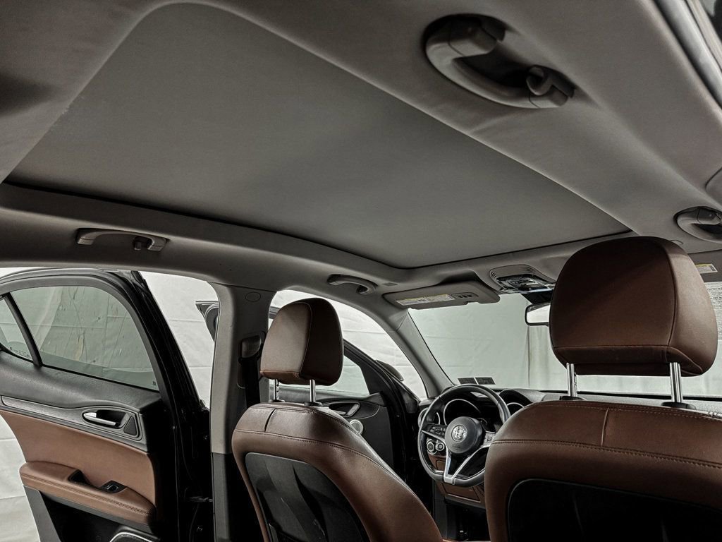 Used 2018 Alfa Romeo Stelvio AWD image 11