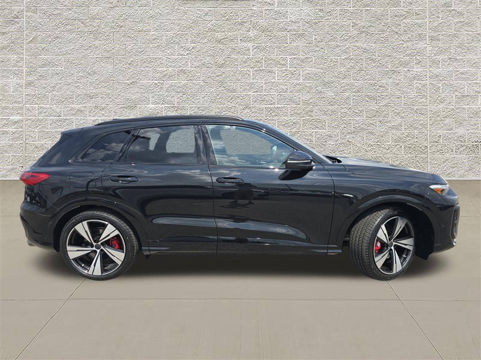 New 2026 Audi SQ5 Premium Plus AWD/4WD image 8