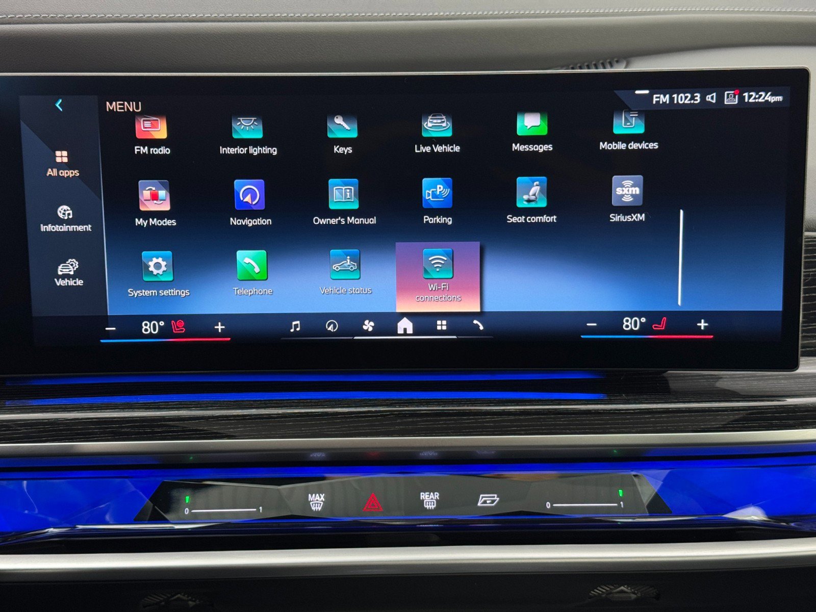 Used 2024 BMW 740i w/ Premium Package 2 image 30