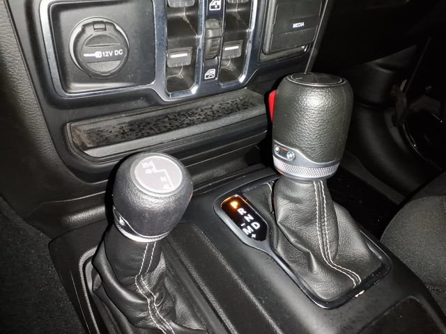 Used 2022 Jeep Wrangler Unlimited Sahara w/ Dual Top Group AWD/4WD image 12