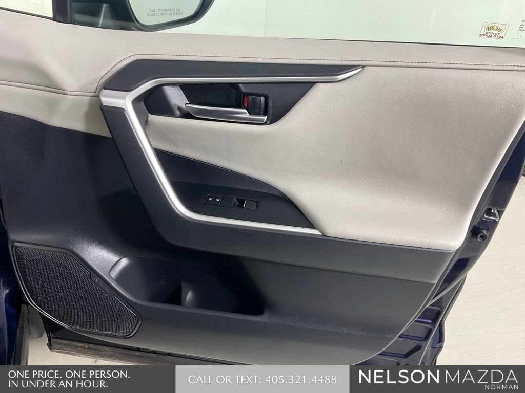 Used 2019 Toyota RAV4 Limited FWD image 21