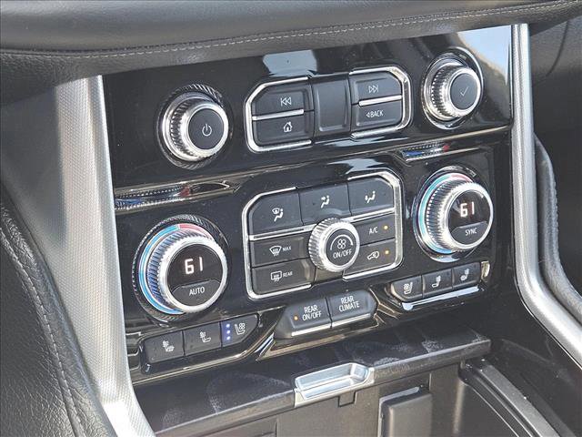 Used 2022 GMC Yukon Denali w/ Advanced Technology Package image 11