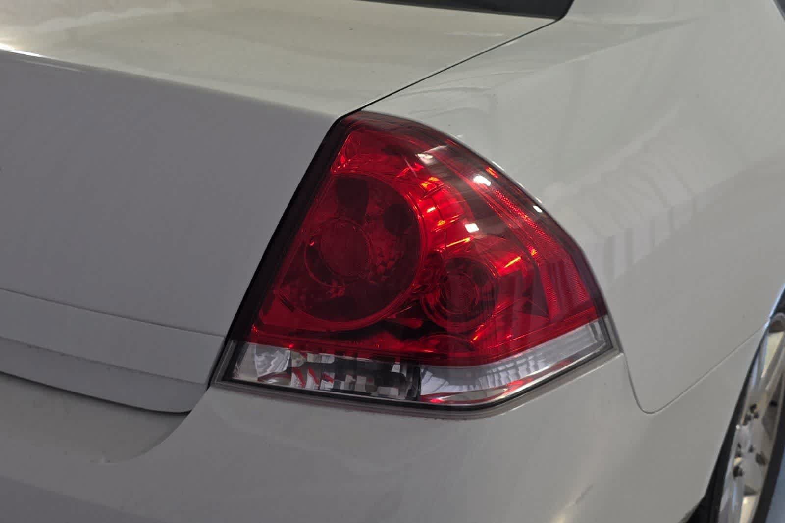 Used 2013 Chevrolet Impala LT FWD image 13