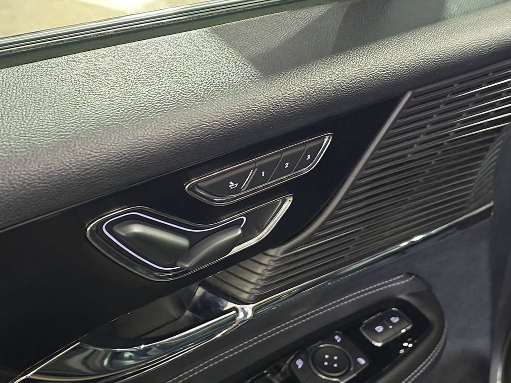 Used 2020 Lincoln Corsair AWD w/ Premium Package image 22