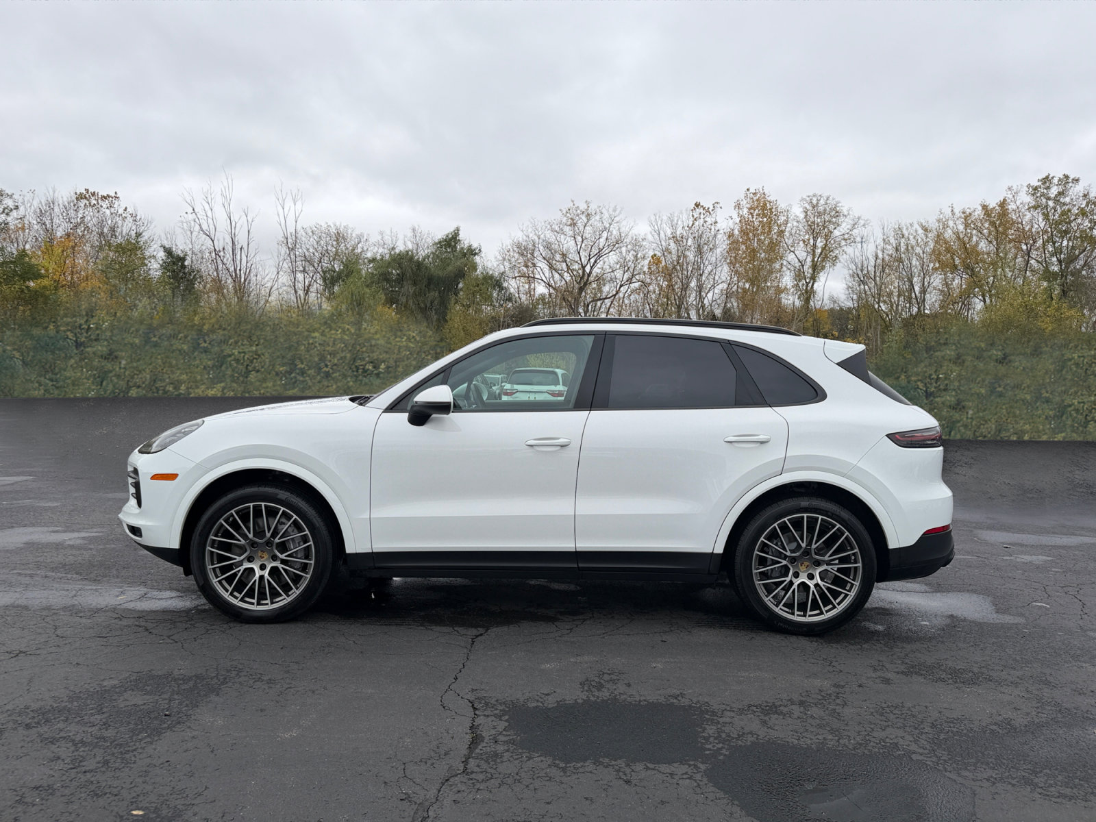 Used 2022 Porsche Cayenne Platinum Edition AWD/4WD image 2