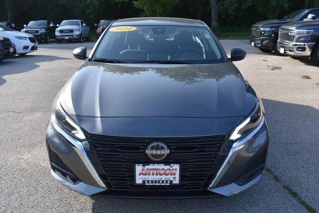 Used 2024 Nissan Altima 2.5 SV FWD image 11