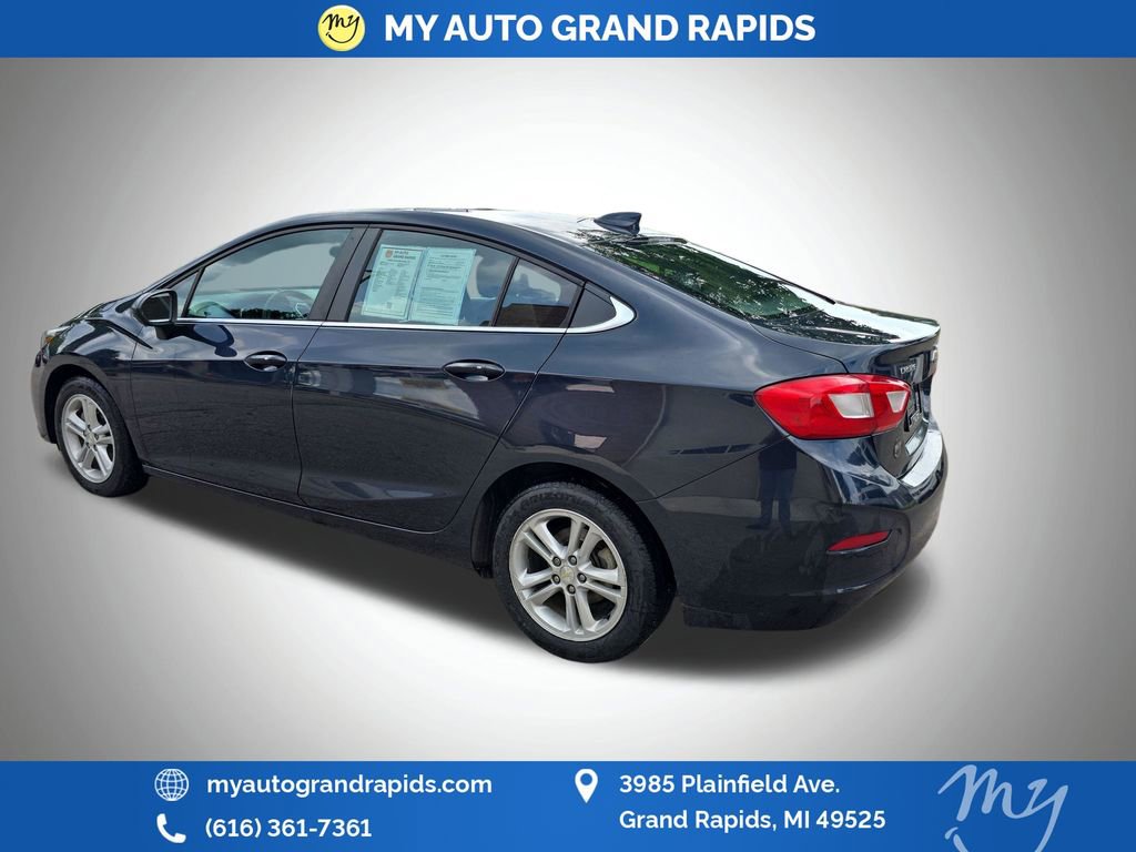 Used 2016 Chevrolet Cruze LT w/ Convenience Package FWD image 5