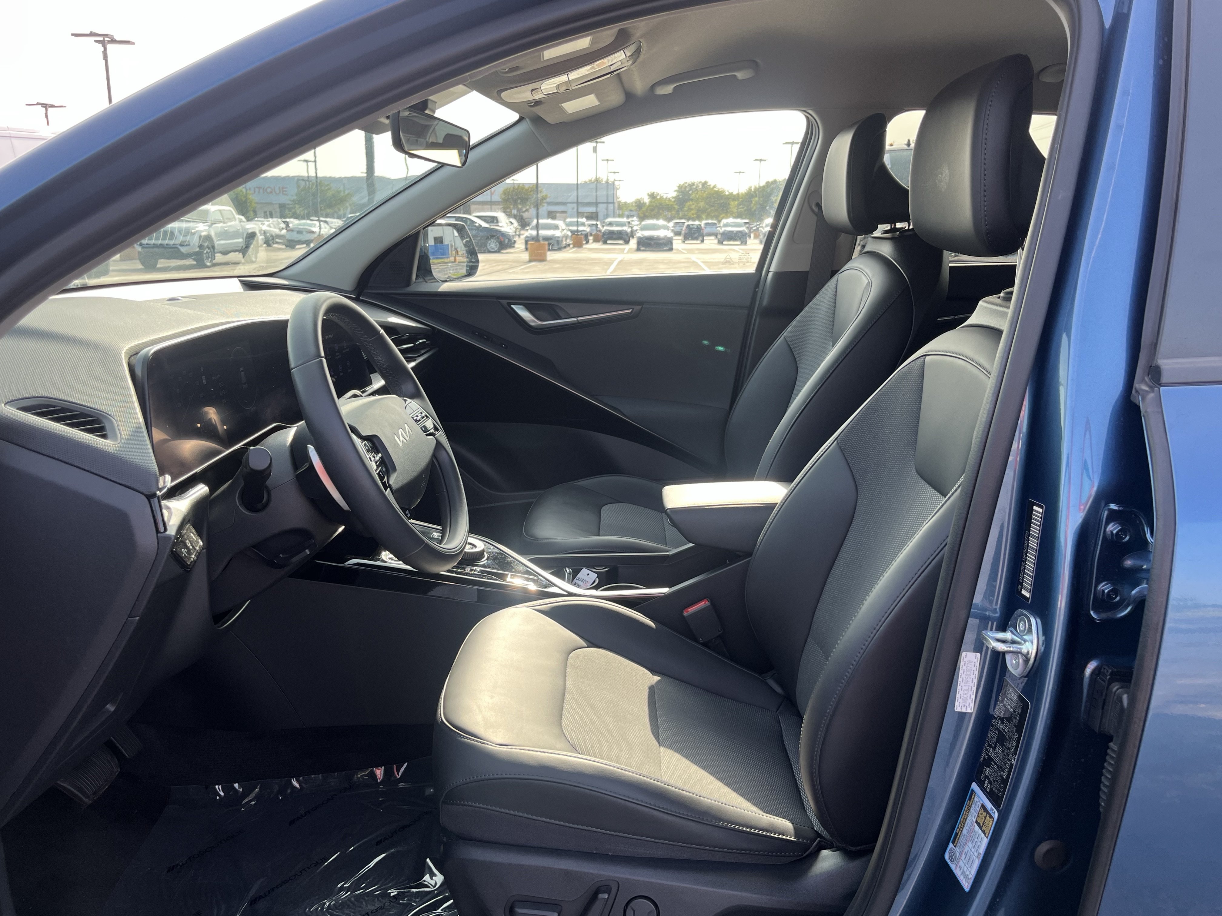 Used 2023 Kia Niro Wind FWD image 35