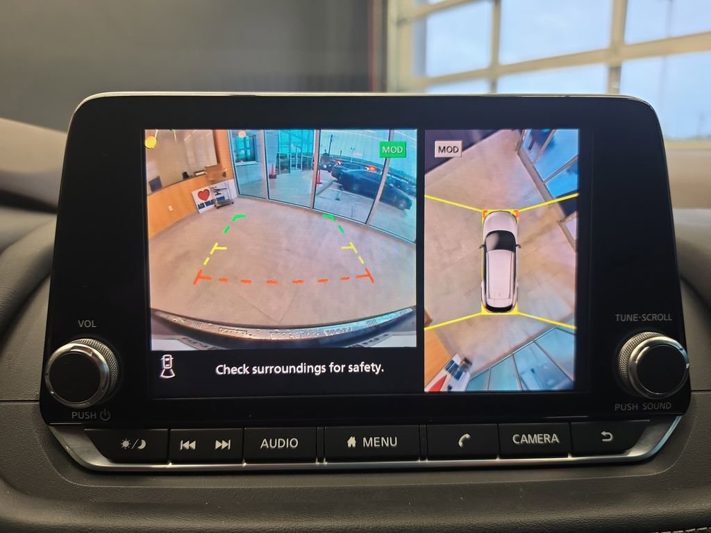 Used 2021 Nissan Rogue SV w/ Premium Package image 23