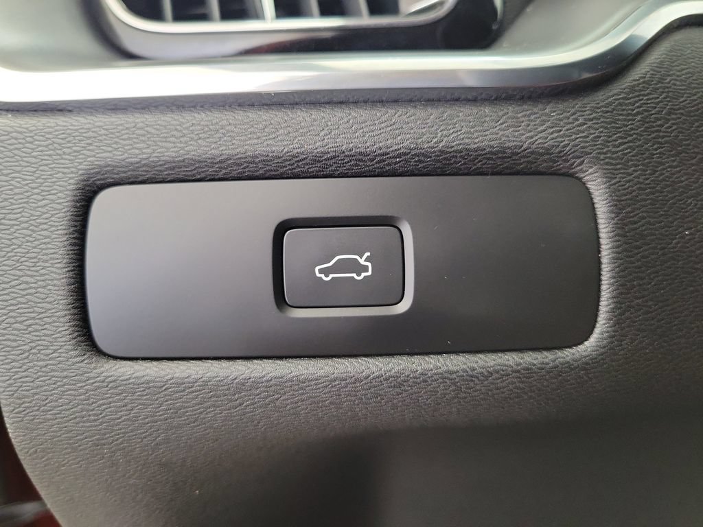 Used 2024 Volvo XC60 B5 Core AWD/4WD image 33