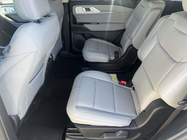 New 2026 Ford Explorer Active w/ Active Comfort Package RWD image 5