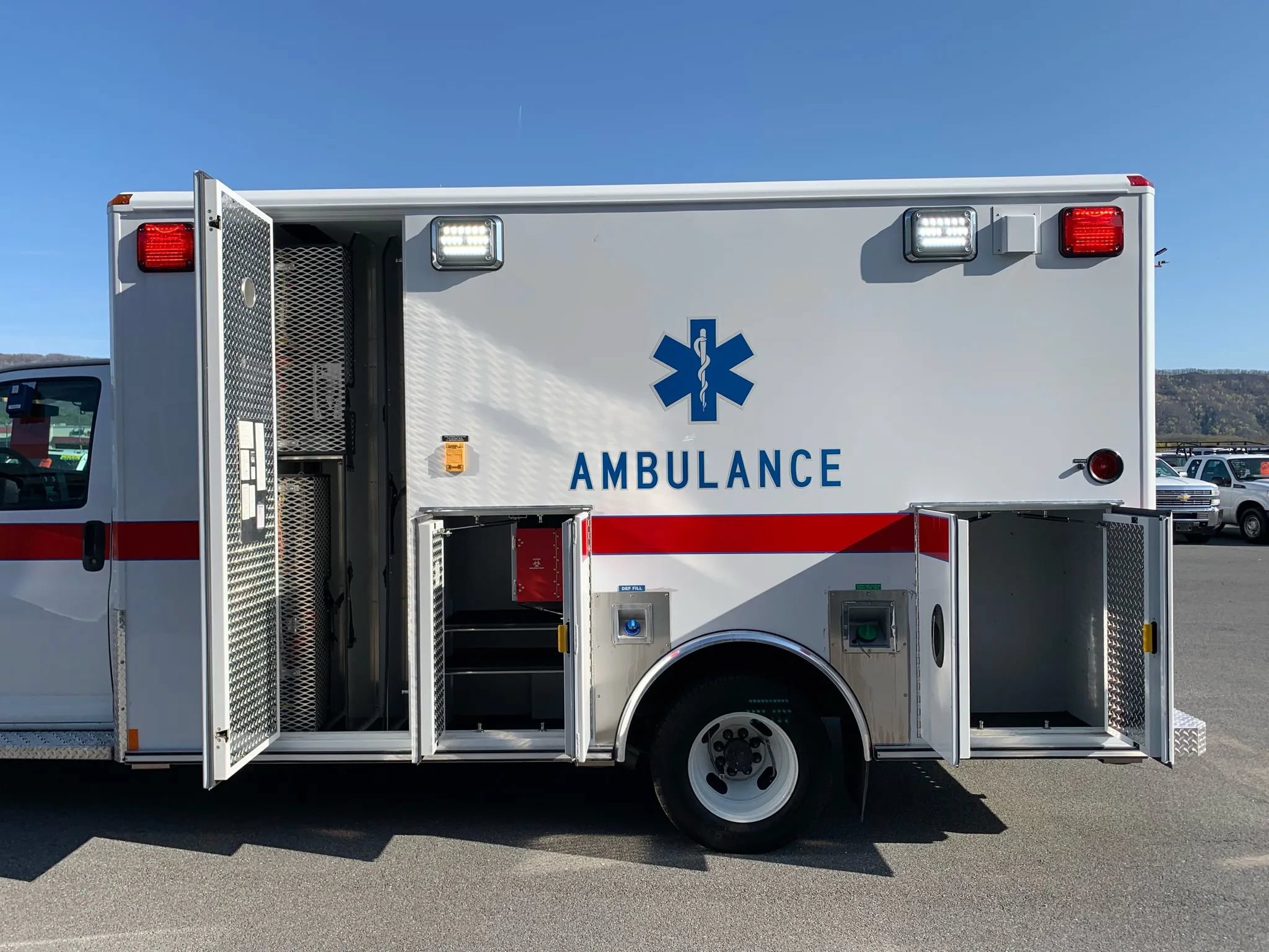 Used 2014 Chevrolet Express 4500 w/ Ambulance Package RWD image 29