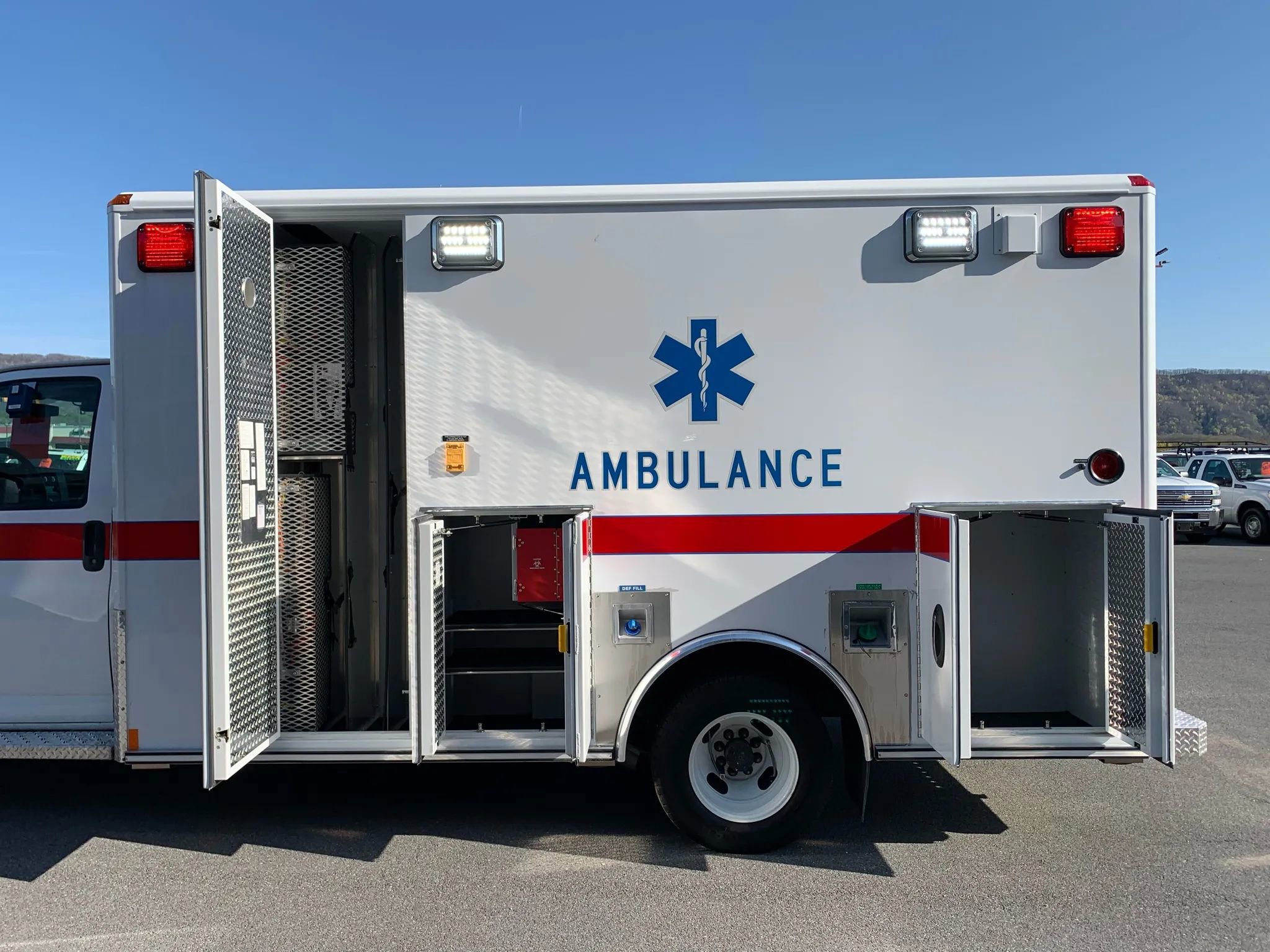 Used 2014 Chevrolet Express 4500 w/ Ambulance Package image 29