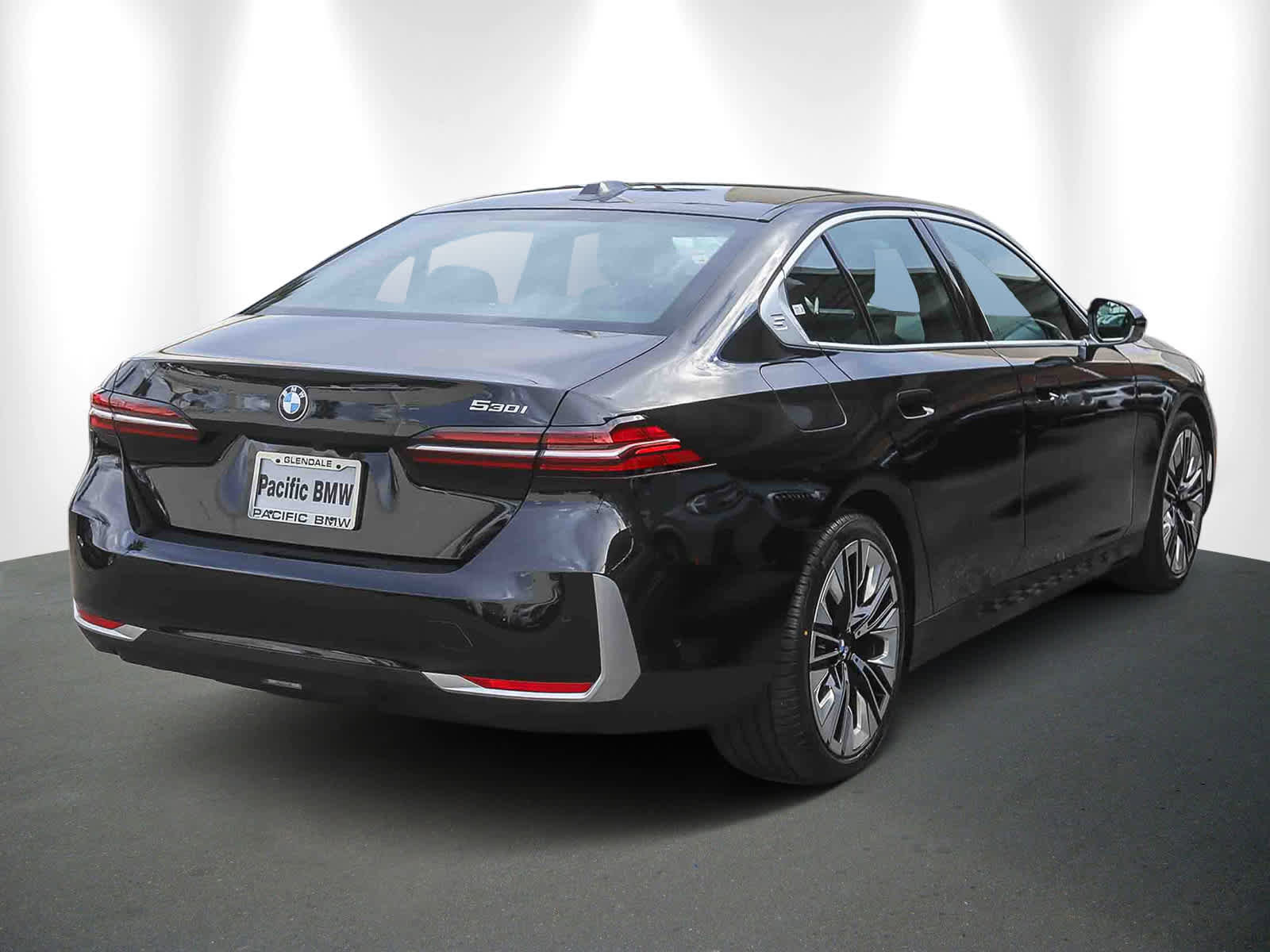 Certified 2025 BMW 530i image 6