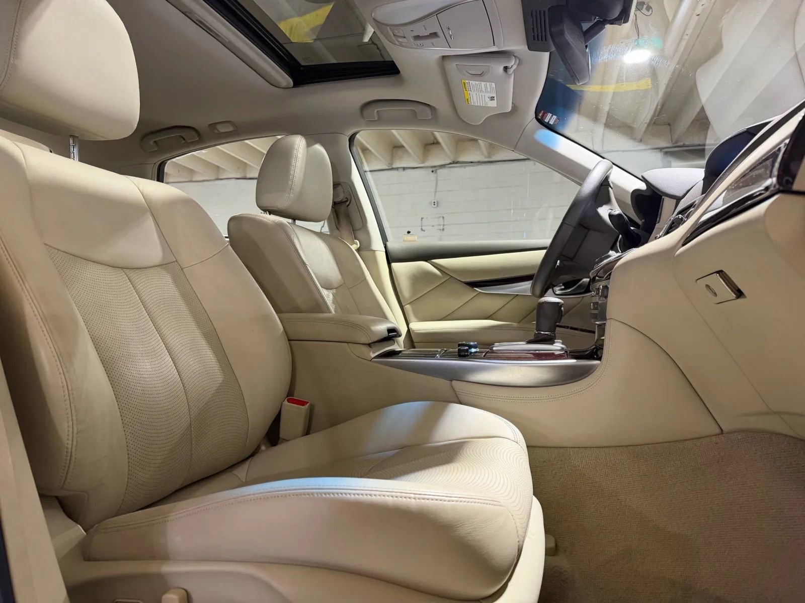 Used 2015 INFINITI Q70 3.7 AWD/4WD image 9