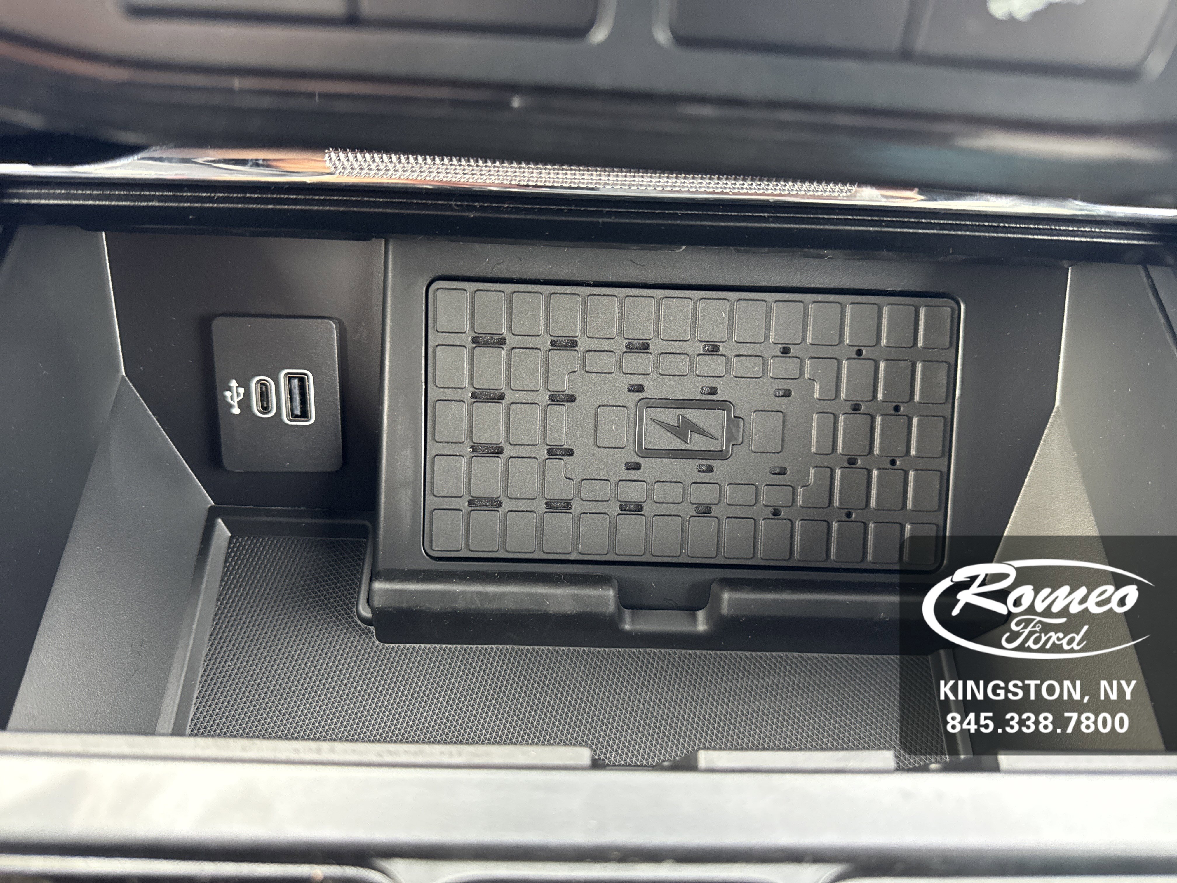 New 2025 Ford F150 Lightning Platinum image 24