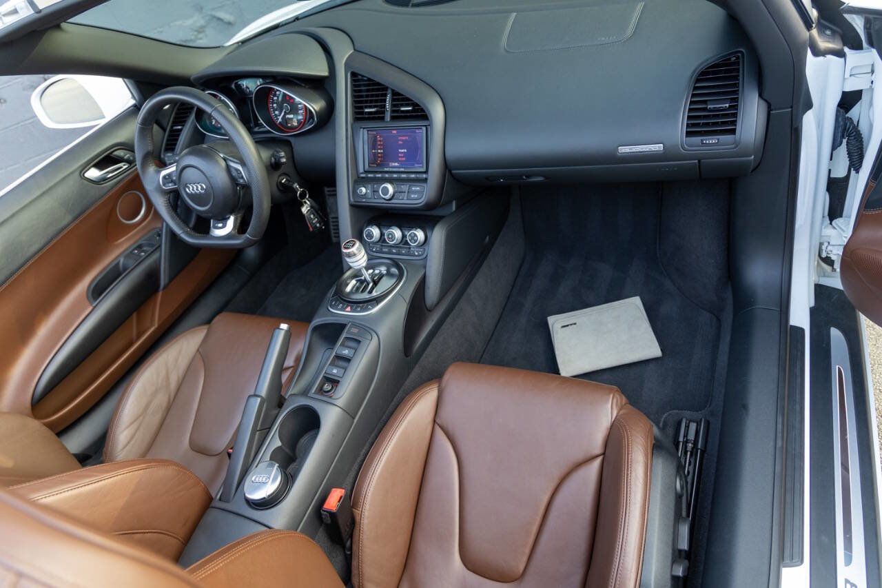 Used 2012 Audi R8 V10 image 2