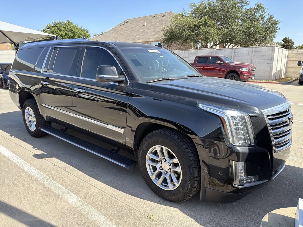 Used 2017 Cadillac Escalade ESV Platinum AWD/4WD image 2