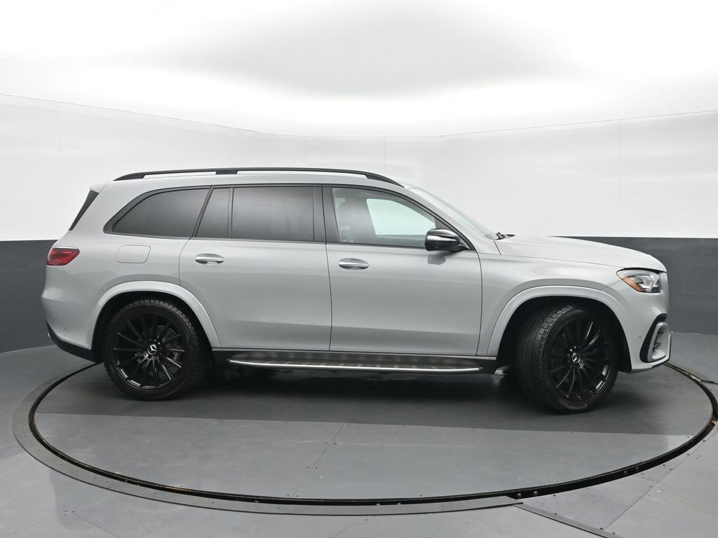 Used 2024 Mercedes-Benz GLS 580 4MATIC image 2