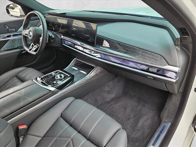 Certified 2025 BMW 760i xDrive image 20
