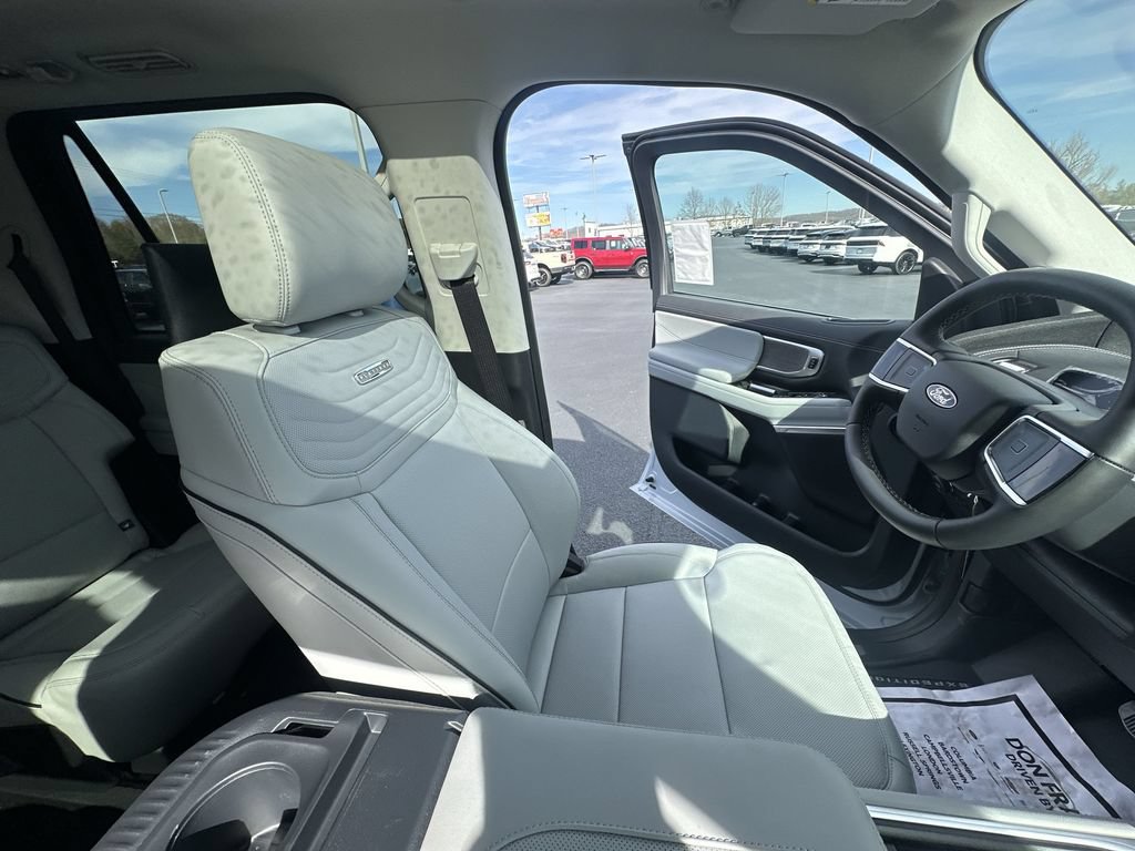 New 2026 Ford Expedition Max Platinum w/ Platinum Ultimate Package AWD/4WD image 15