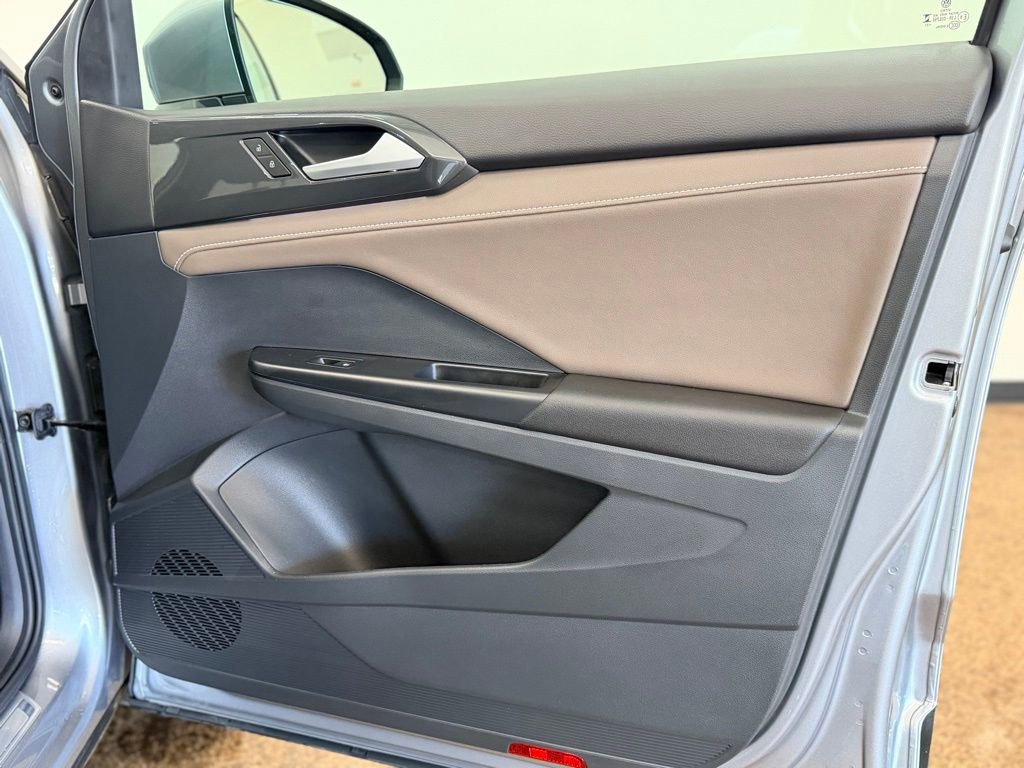 Used 2023 Volkswagen Taos SEL AWD/4WD image 18