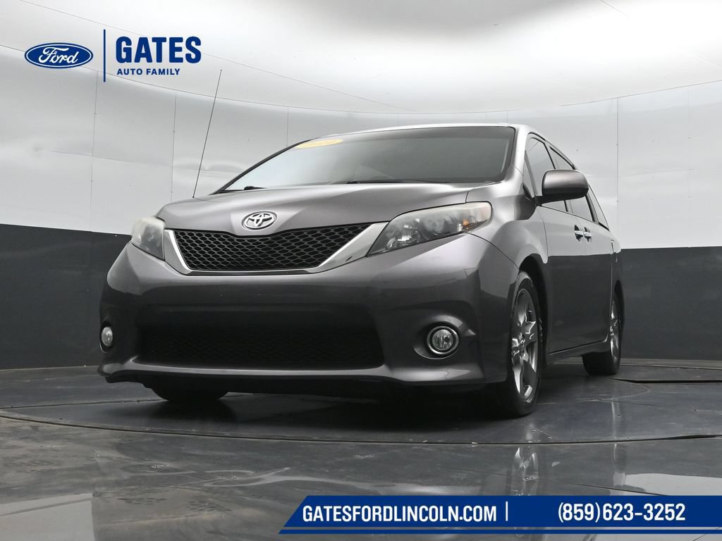 Used 2014 Toyota Sienna SE FWD image 39