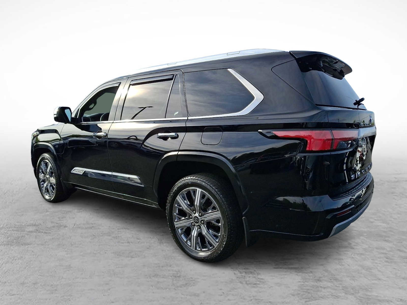 Used 2023 Toyota Sequoia Capstone AWD/4WD image 6