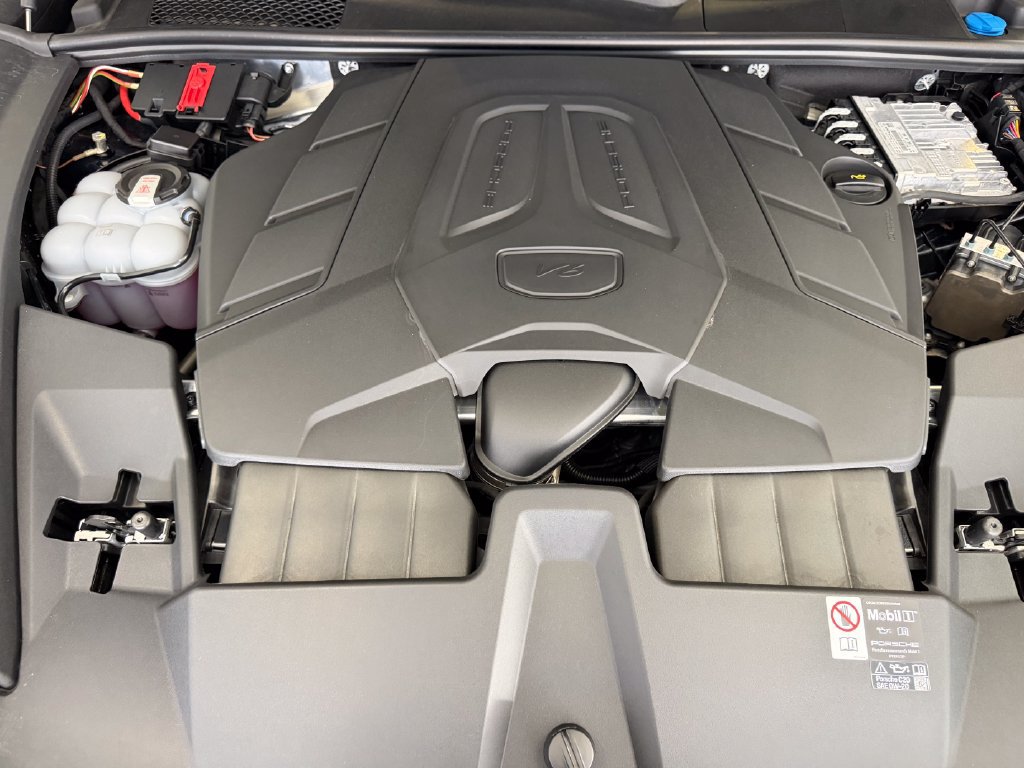 Certified 2026 Porsche Cayenne Coupe AWD/4WD image 28