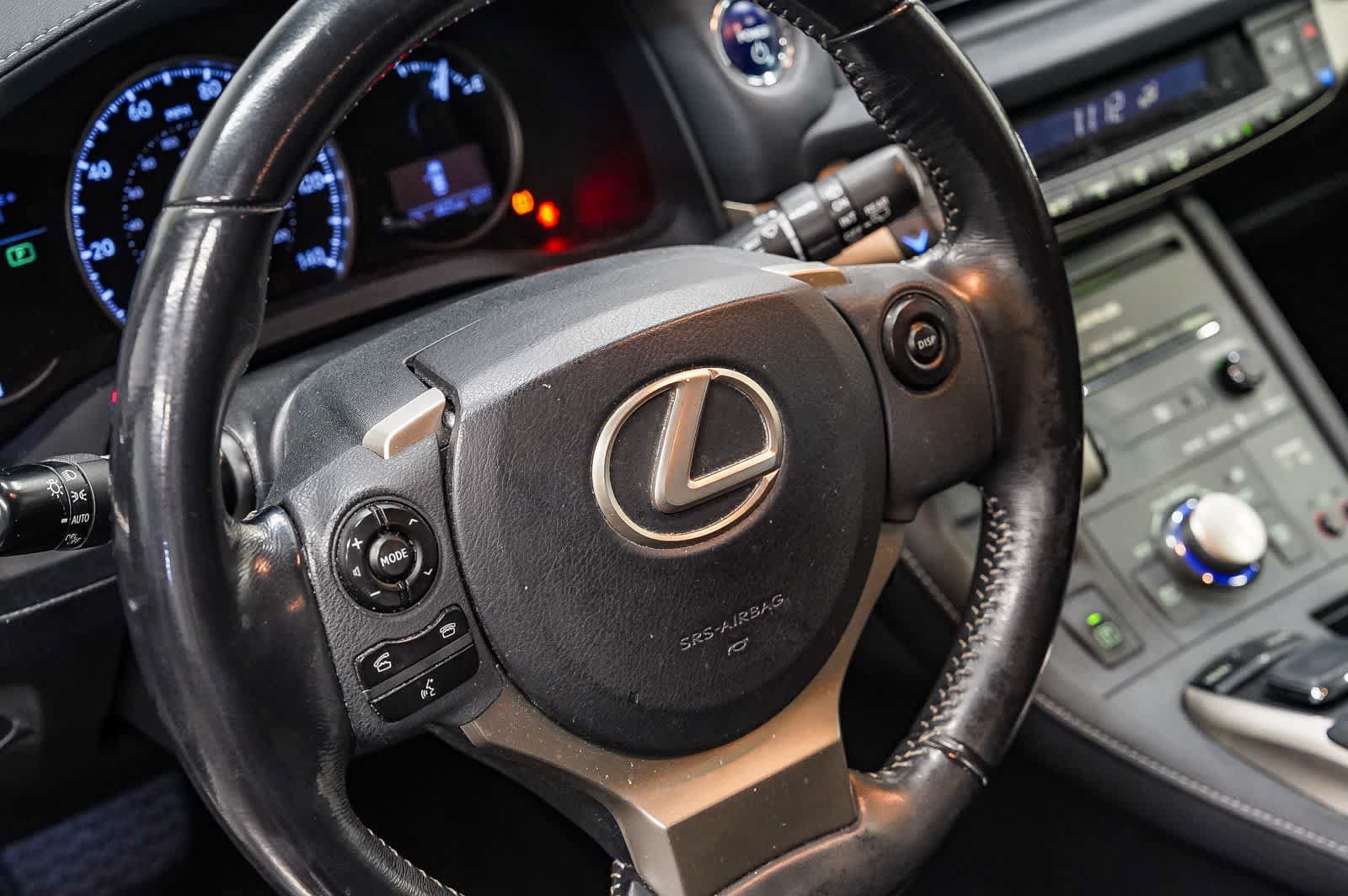 Used 2015 Lexus CT 200h w/ Navigation Package FWD image 21