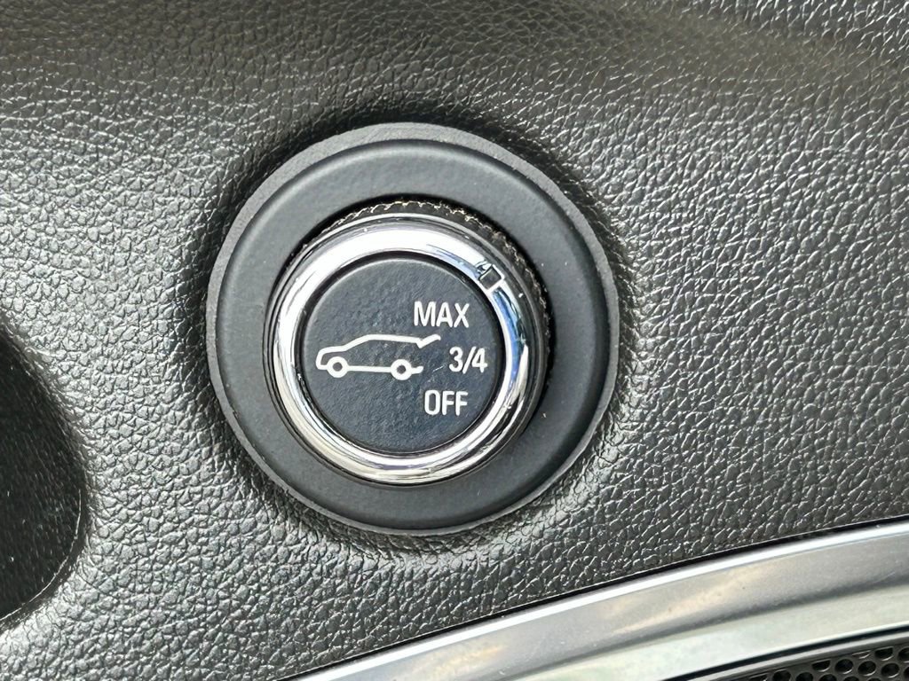 Used 2023 Buick Enclave Avenir w/ Avenir Technology Package image 33