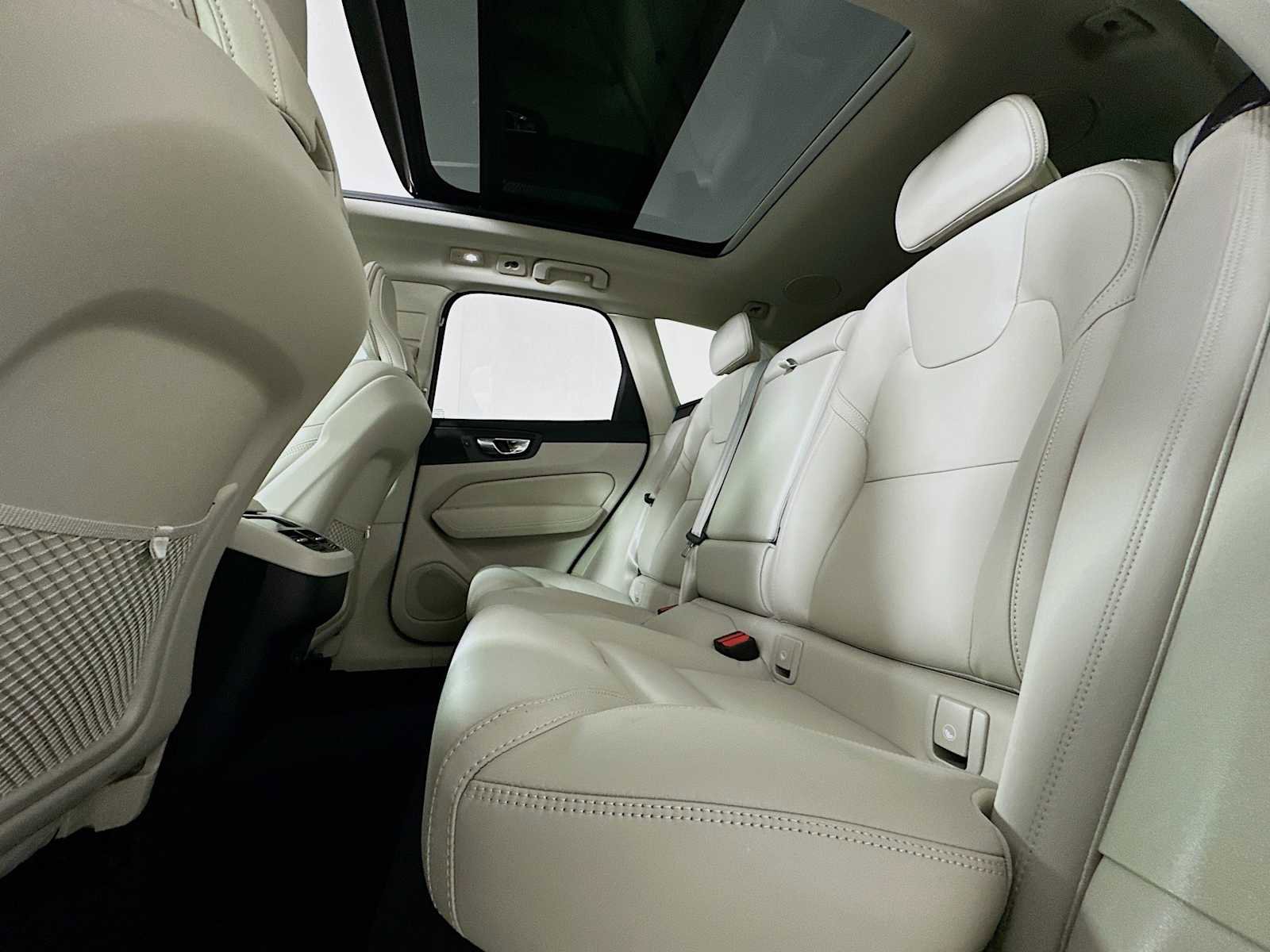 Used 2025 Volvo XC60 B5 Ultra w/ Protection Package Premier image 23