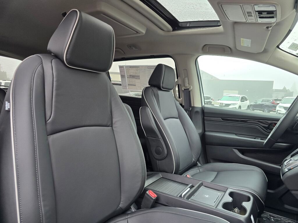 New 2026 Honda Odyssey Touring image 16