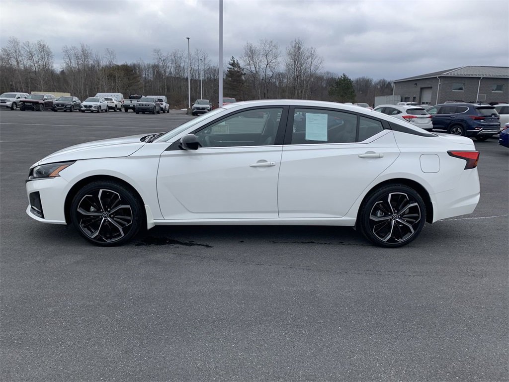 Used 2024 Nissan Altima 2.5 SR w/ SR Premium Package image 5