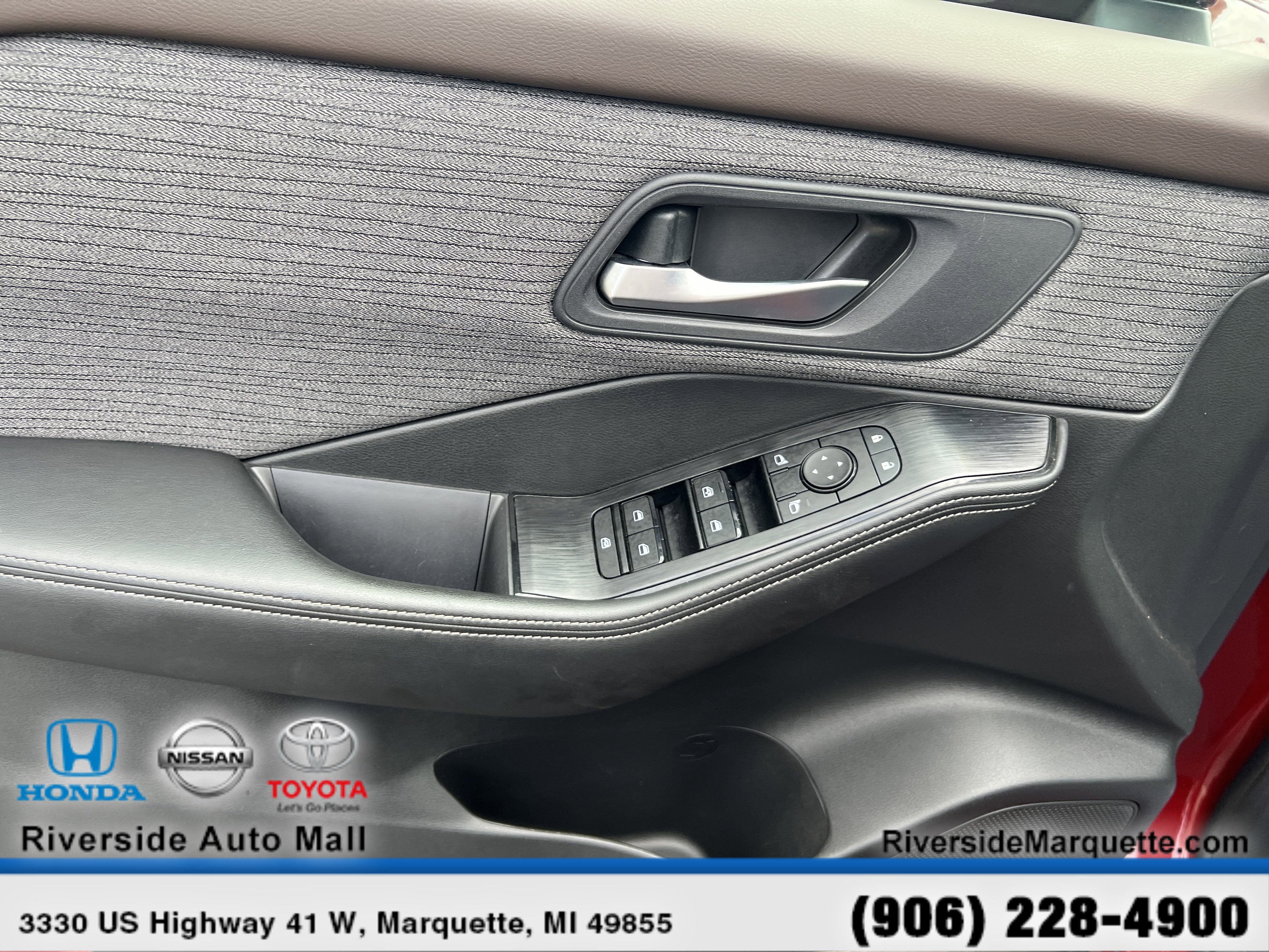 Used 2023 Nissan Rogue SV image 23