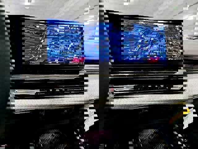 Used 2025 BMW 530i xDrive w/ M Sport Package image 16