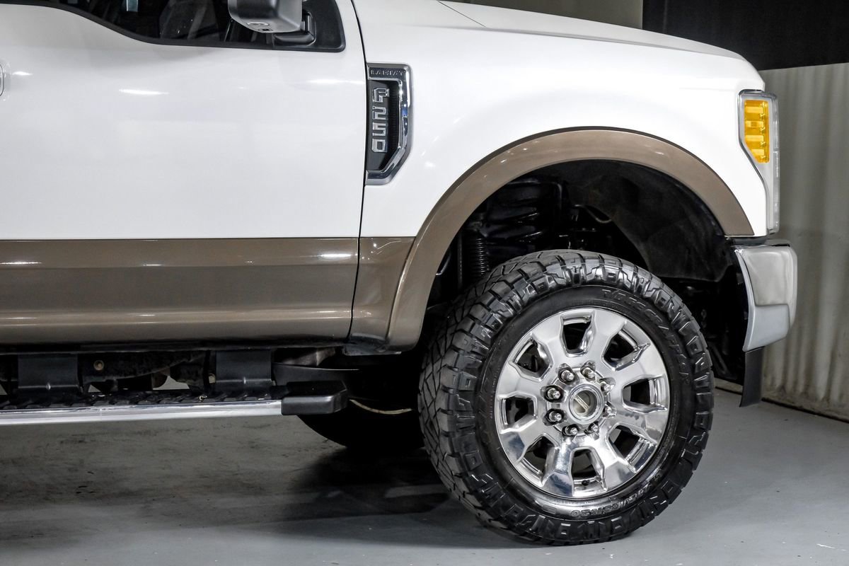 Used 2017 Ford F250 Lariat w/ Chrome Package image 7
