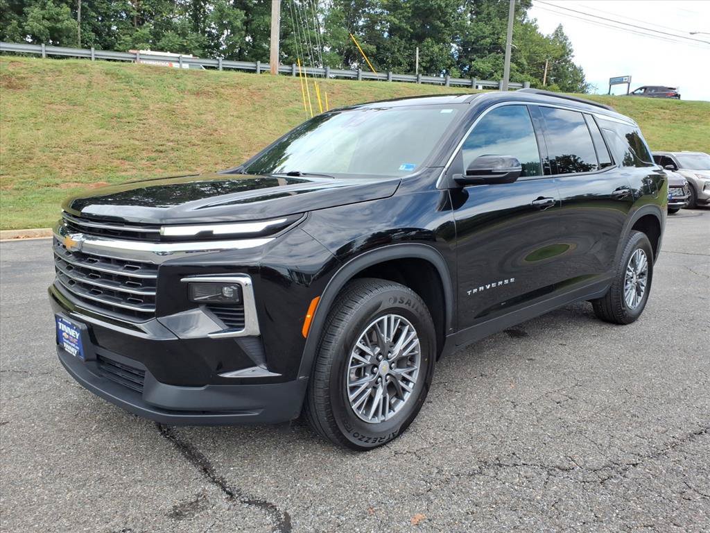 Used 2025 Chevrolet Traverse LT AWD/4WD image 8