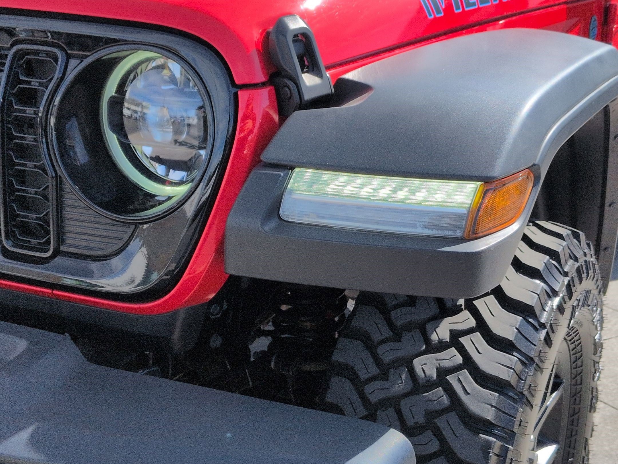 Used 2025 Jeep Wrangler Willys image 12