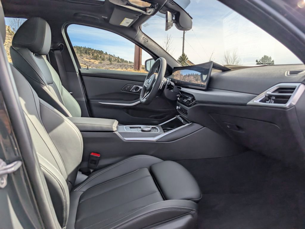 New 2026 BMW 330i xDrive Sedan w/ M Sport Package image 21