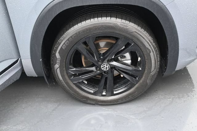Used 2026 Volkswagen Atlas Cross Sport SEL R-Line AWD/4WD image 41