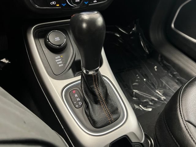 Used 2020 Jeep Compass Latitude w/ Cold Weather Group AWD/4WD image 28