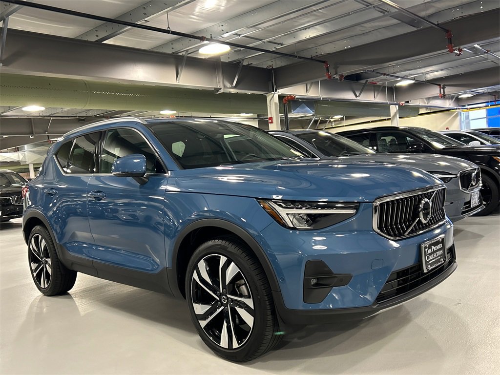 Certified 2024 Volvo XC40 B5 Plus w/ Protection Package Premier