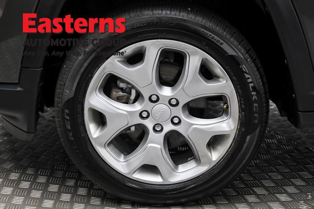 Used 2021 Jeep Compass Limited image 31