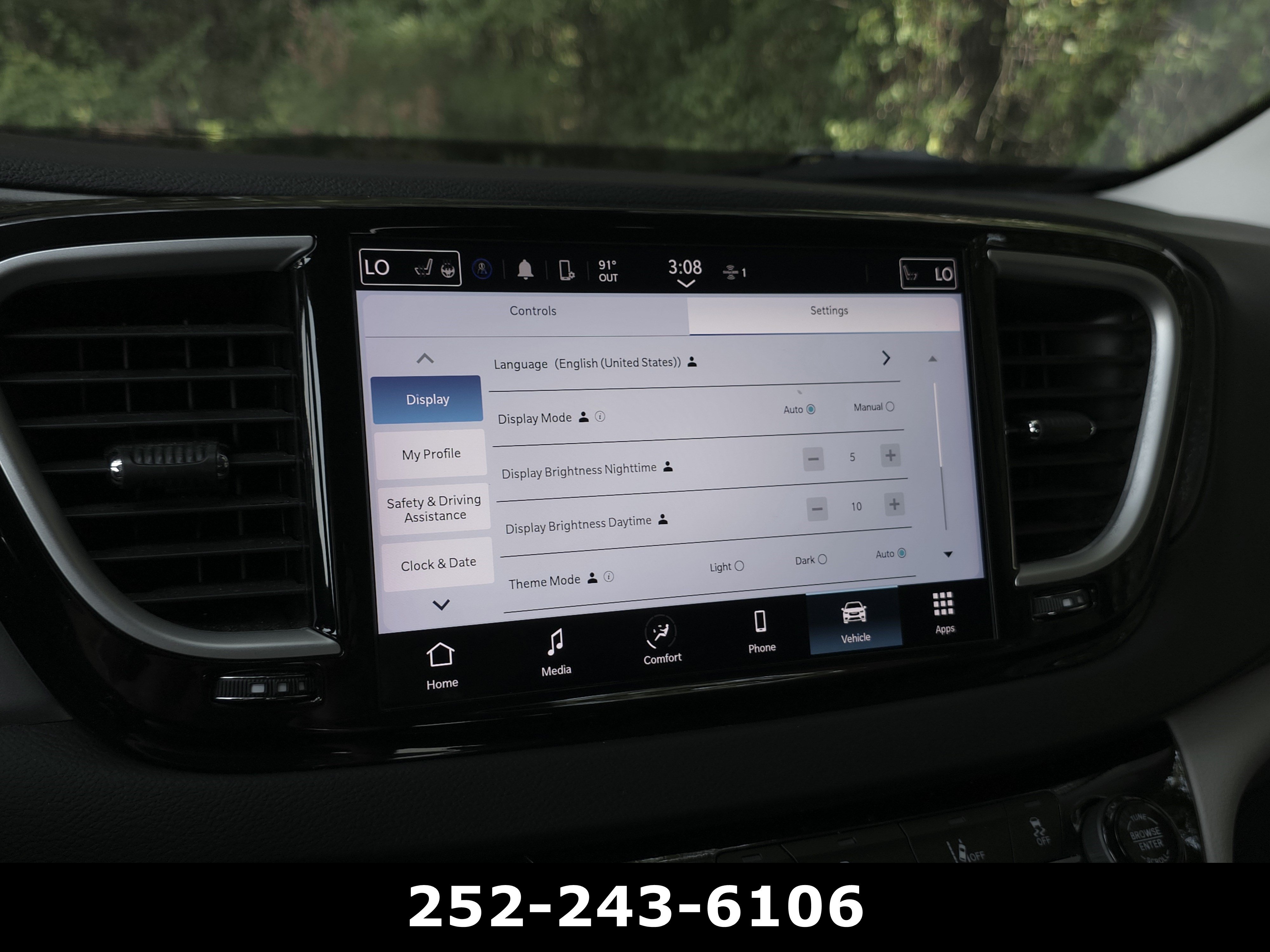 Used 2024 Chrysler Pacifica Touring-L FWD image 21