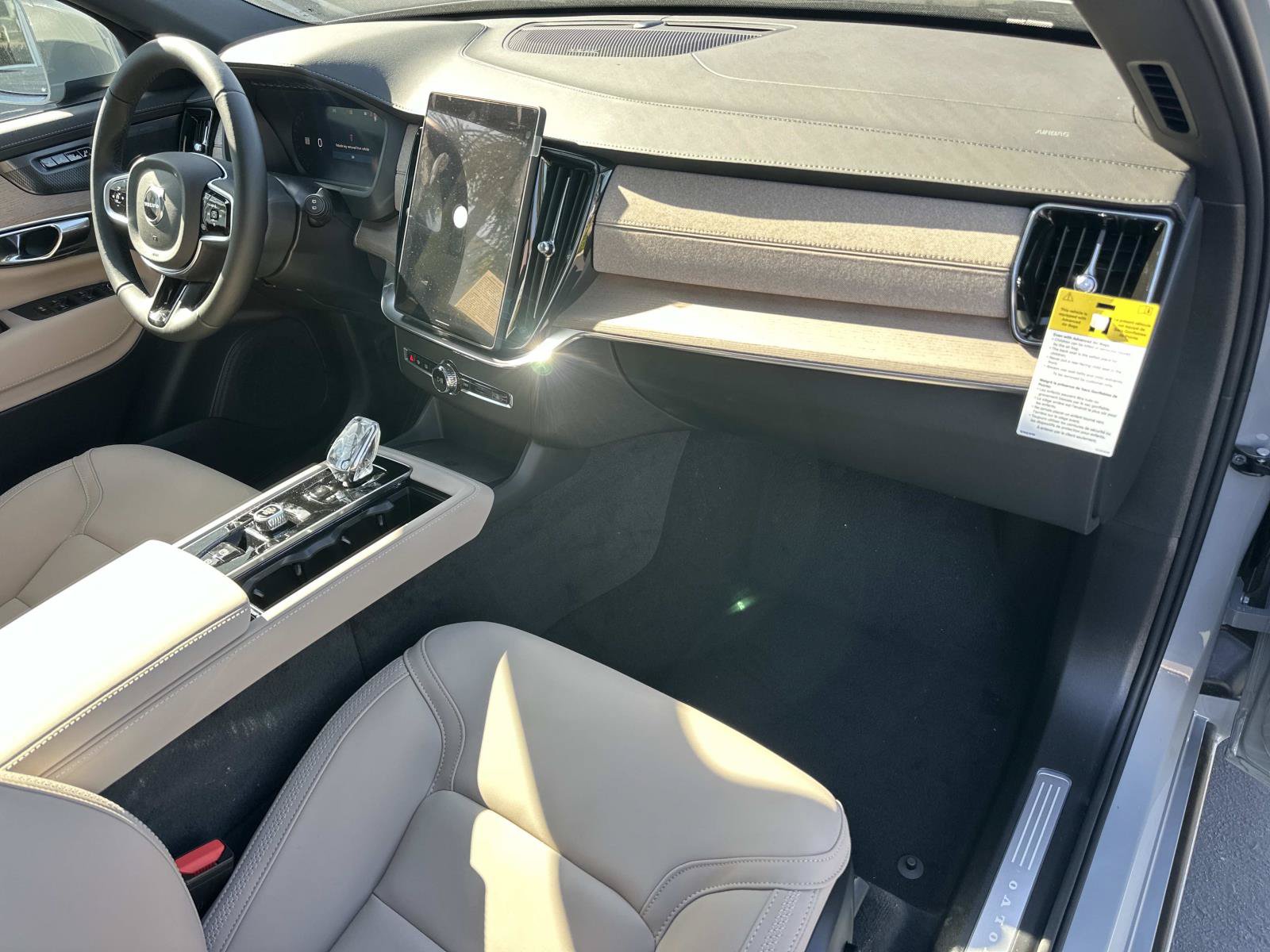 New 2026 Volvo XC90 T8 Plus AWD/4WD image 22